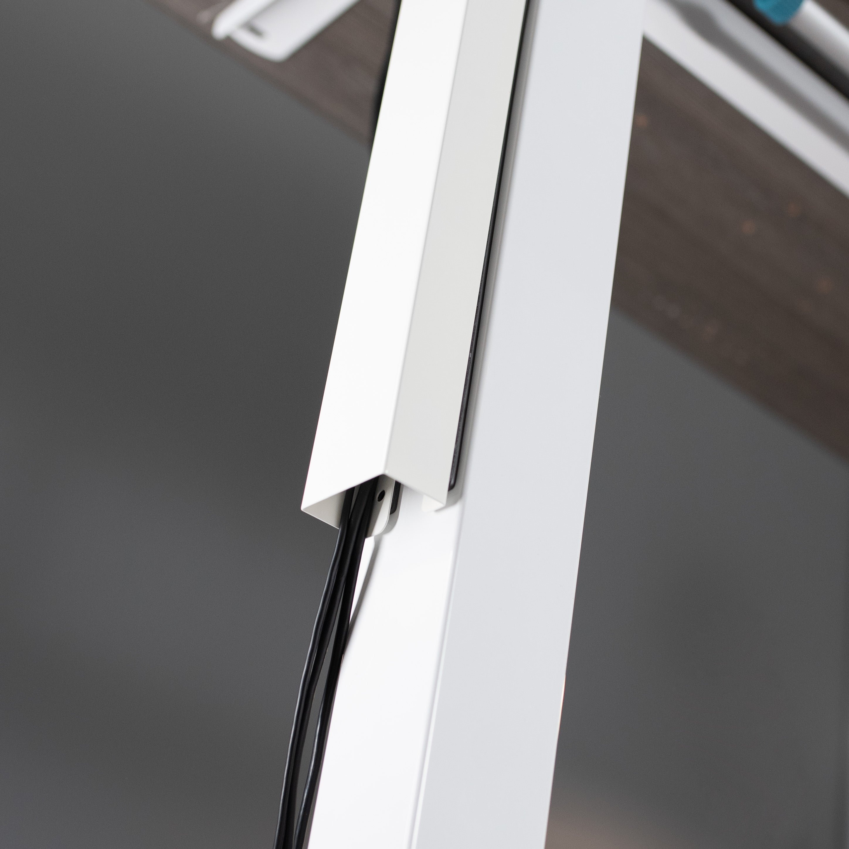 Magnetic Cable Management Channel 2.0 – VIVO - desk solutions, screen ...