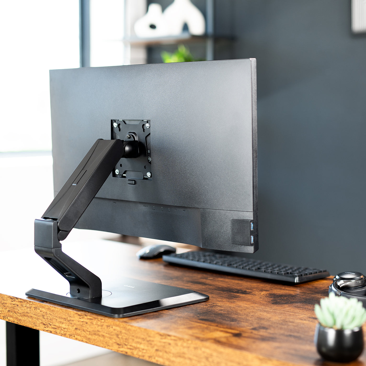 Pneumatic Arm Monitor Desk Stand