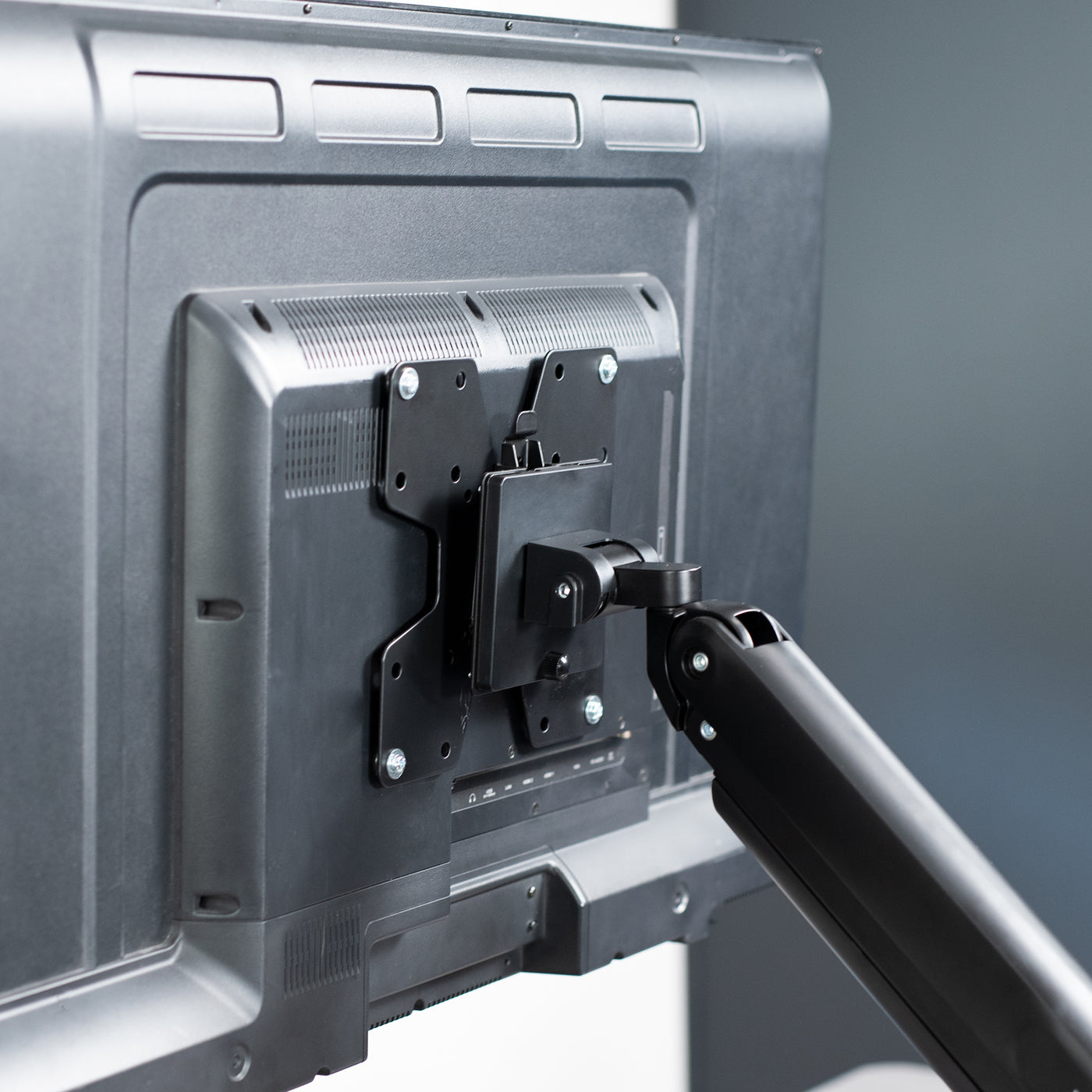 VESA Quick Release Adapter – VIVO - desk solutions, screen mounting, and  more