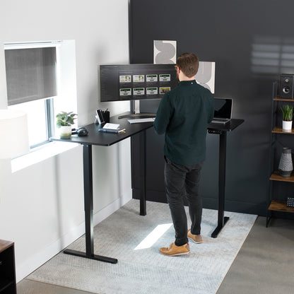 Standing workstation option improving posture and increasing circulation.