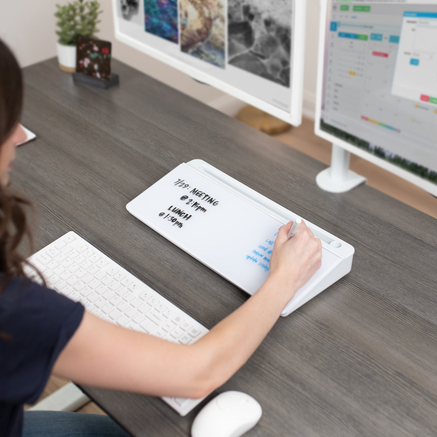  A desktop whiteboard with convenient reminders.