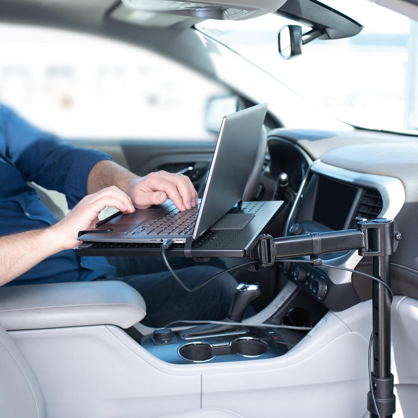 vivo Single Laptop Notebook Car Mount, Swivel Arm Adjustable Extension Clamp, Black, MOUNT-CAR01