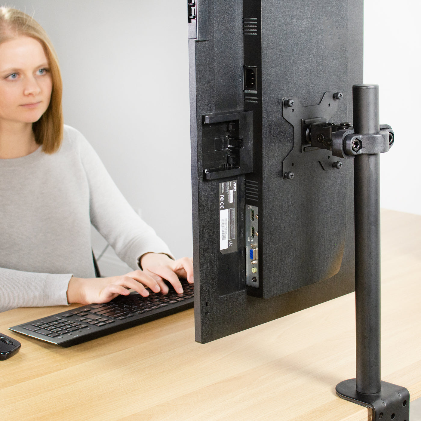 Bracket Pole Mount for VESA 75x75mm and 100x100mm – VIVO - desk ...