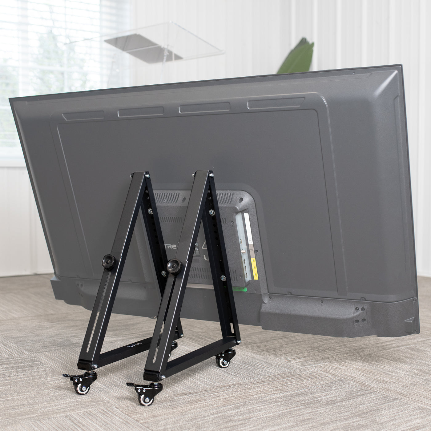 Low Height Mobile TV Stand – VIVO - desk solutions, screen mounting ...